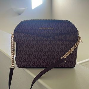 NEW BURGUNDY MICHAEL KORS CROSSBODY PURSE